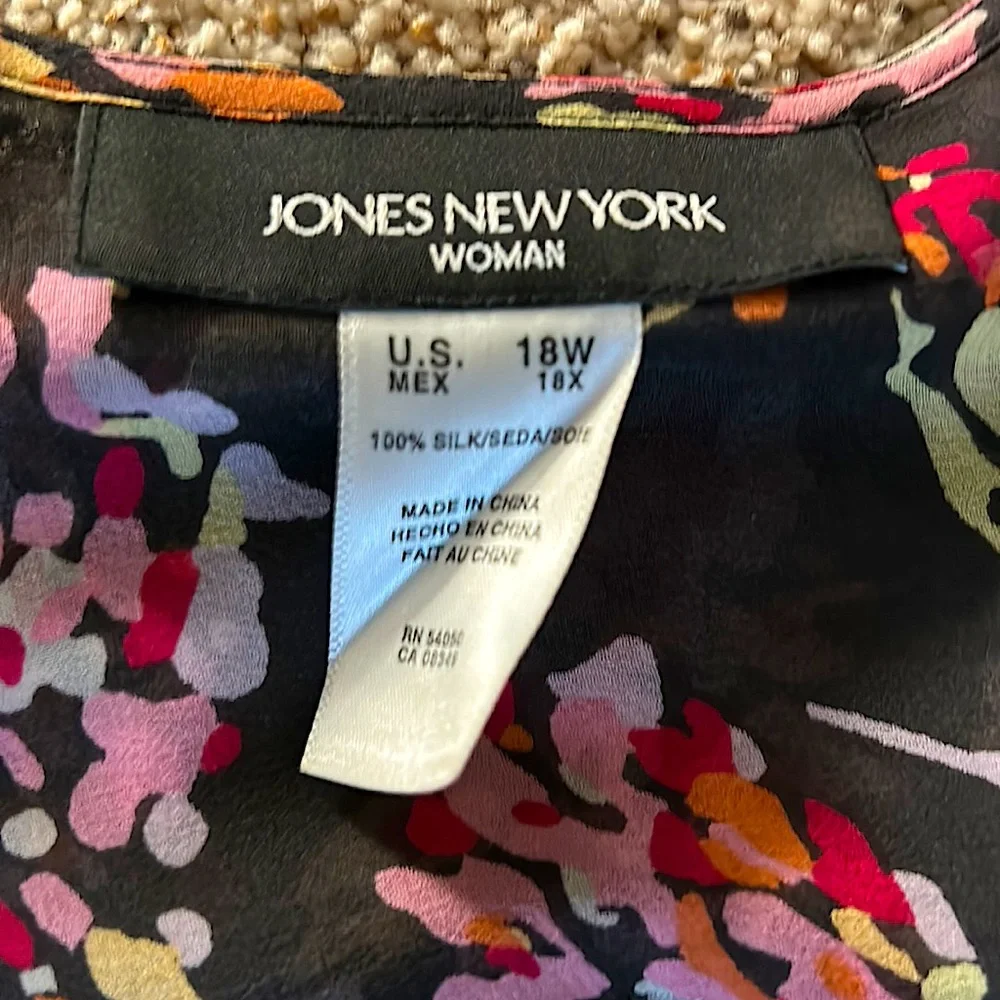 Jones New York Woman 💯% Silk Sheer Flutter Sleeve Shirt Top **Size 18W** - Picture 4 of 4